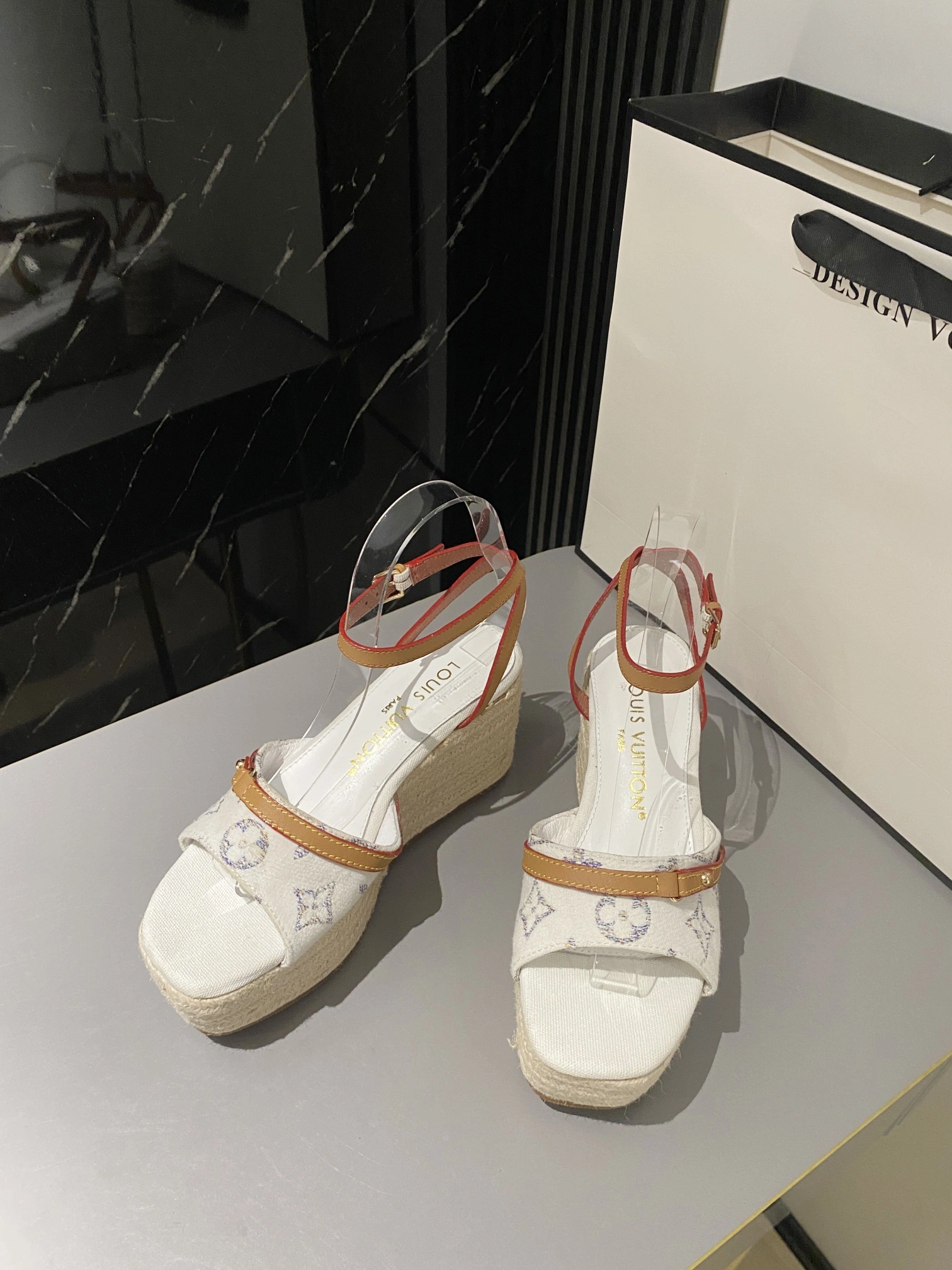 8V 1ACSFB cowhide sheepskin Heel height：8CM Waterproof：4.5CM item:DT-X000I0305